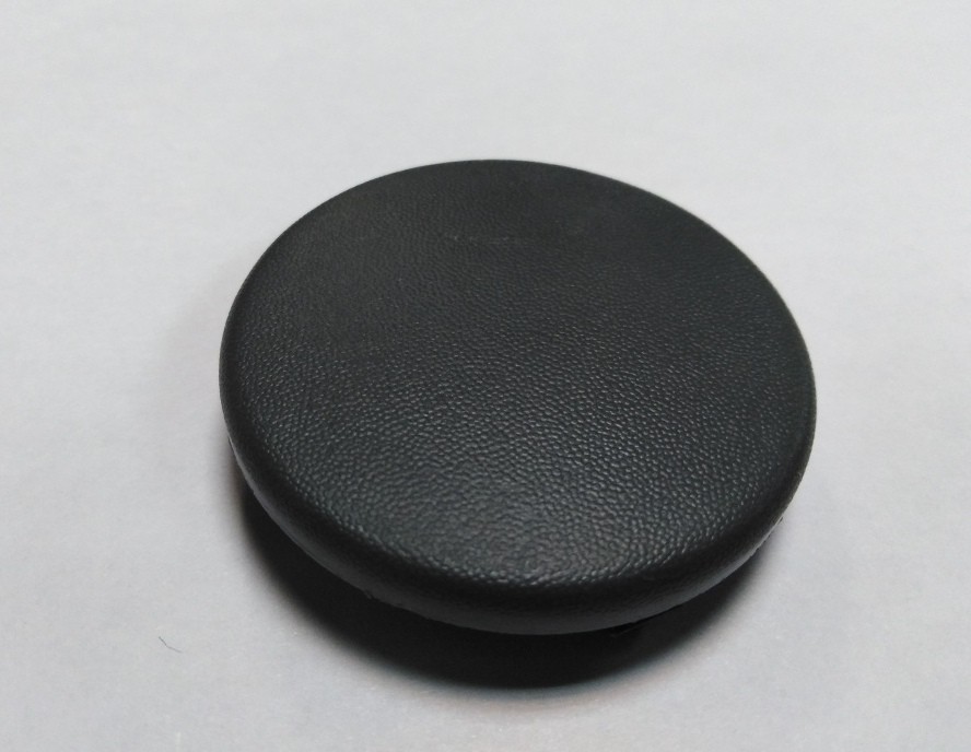 Заглушка буксировочного троса бампера Урбан, Газель н/о ( 21214-2804294-10) Заглушка буксировочного троса бампера Урбан, Газель н/о ( 21214-2804294-10)