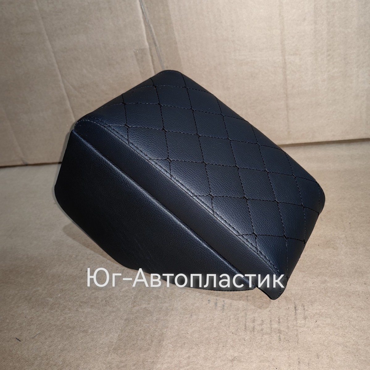 Бар-подлокотник 2123 ШЕВИ-НИВА ромб черная нить Бар-подлокотник 2123 ШЕВИ-НИВА ромб черная нить