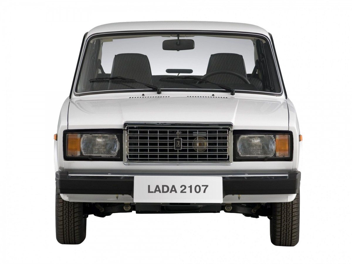 Реснички на фары для а/м ВАЗ 2105,07 /НЕКРАШ./к-т 2шт/ Реснички на фары для а/м ВАЗ 2105,07 /НЕКРАШ./к-т 2шт/