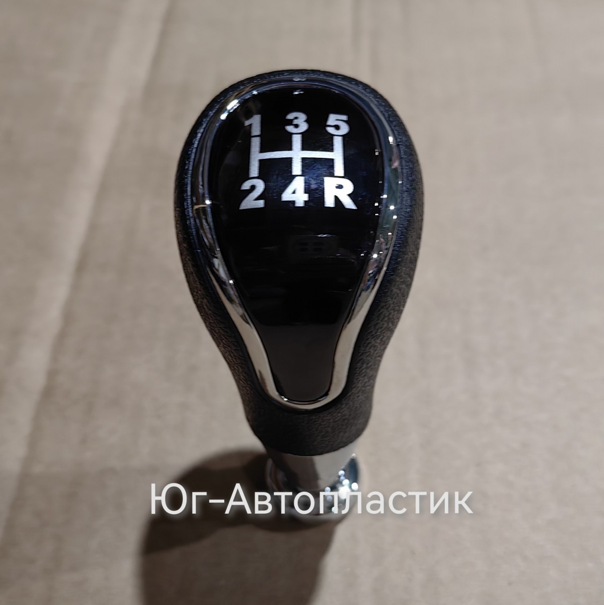 Ручка КПП Веста, Приора 2, Гранта, Калина-2 с тросиковой кп (круг вставная) хром Ручка КПП Веста, Приора 2, Гранта, Калина-2 с тросиковой кп (круг вставная) хром