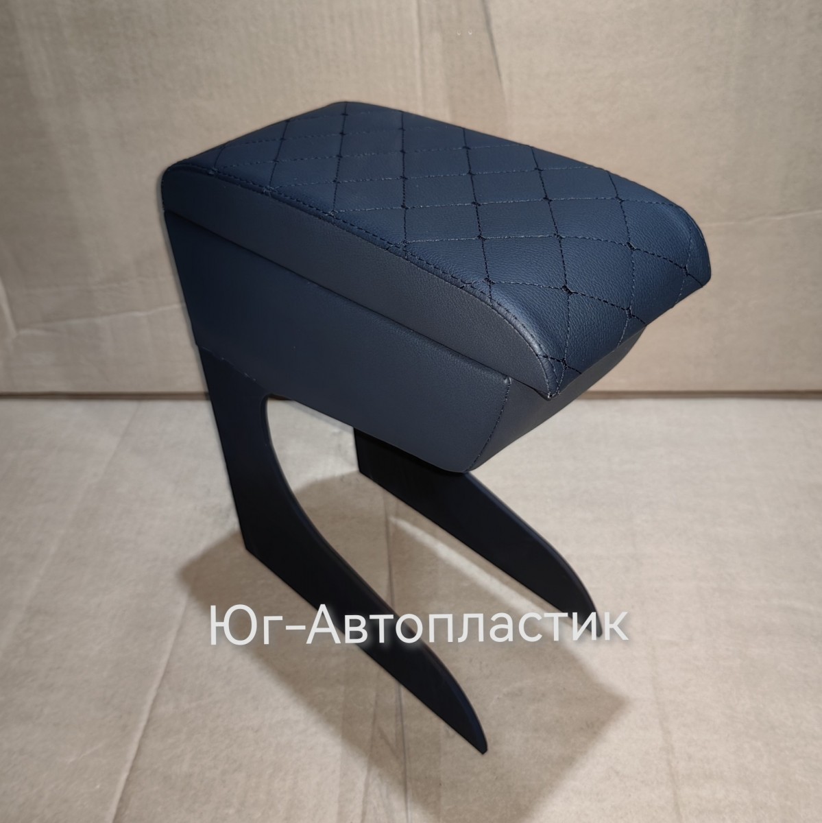 Бар-подлокотник X-RAY ромб черная нить Бар-подлокотник X-RAY ромб черная нить