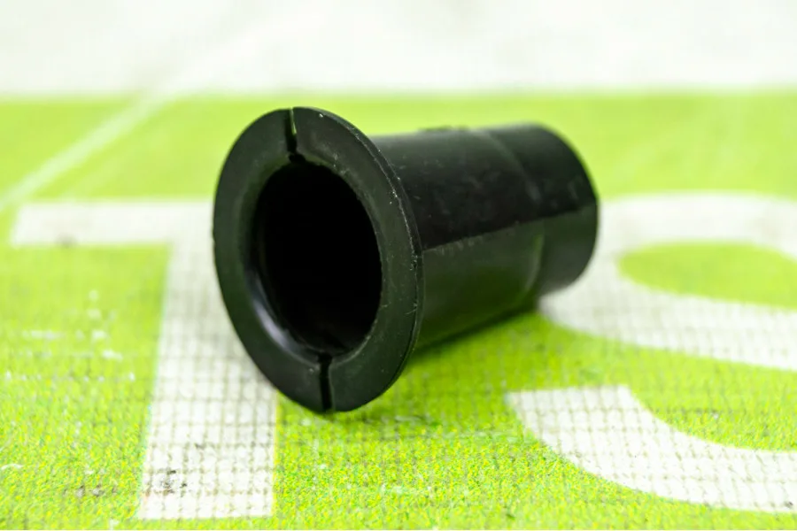 Втулка подголовника Стакан 2106-6818144 завод Втулка подголовника Стакан 2106-6818144 завод