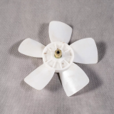 Крыльчатка печки белая 2101 с желез гайкой Крыльчатка печки белая 2101 с желез гайкой